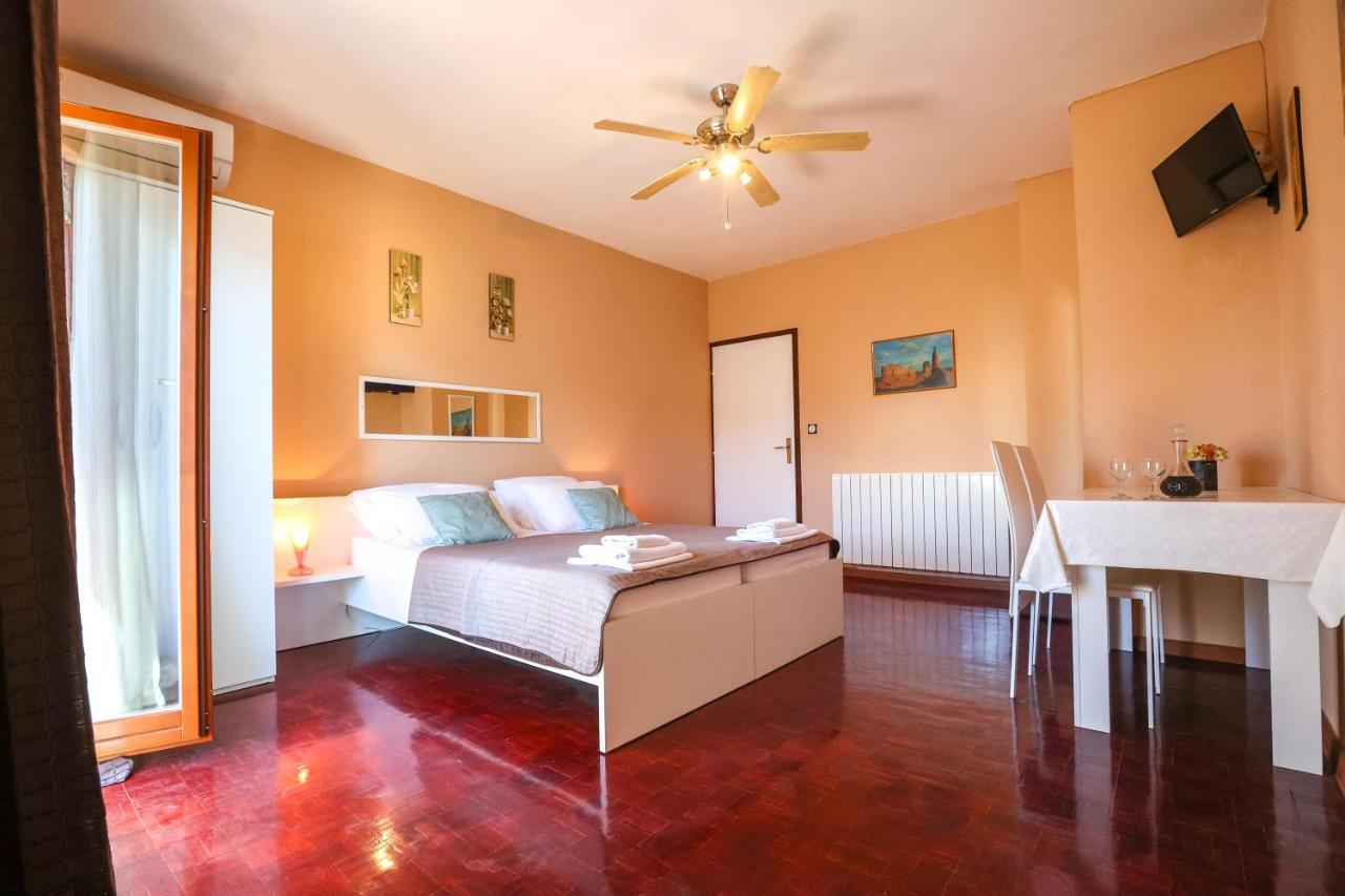 ביוגראד נה מורו Apartments And Rooms Sinka מראה חיצוני תמונה